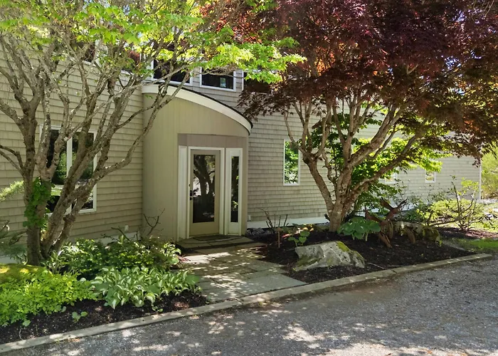 Elegant Ocean View Home With Breathtaking Views, Private Hot Tub & Large Deck