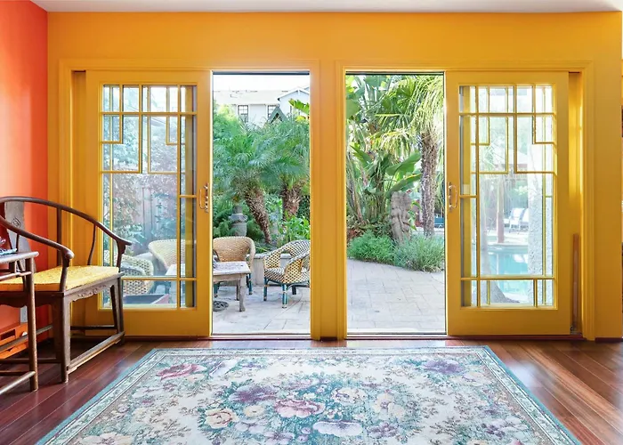 Artist Haven Meets Bali-Esque Pool And Garden