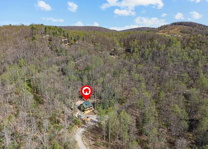 Luxury Mtn Retreat Near Boone & West Jefferson Hot Tub