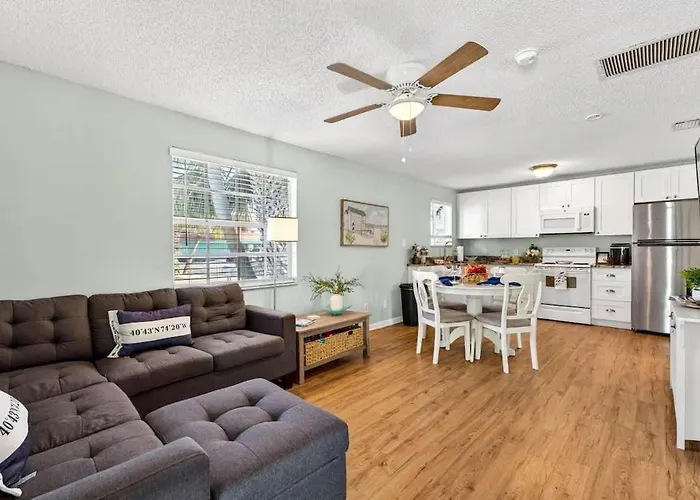 Sunny Isles Cottage 