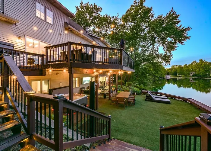 Lakefront Group Stay, Sleeps 19, Indoor Pool, Hot Tub, Arcades