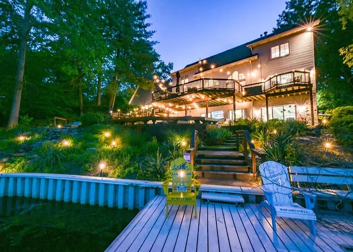 Lakefront Group Stay, Sleeps 19, Indoor Pool, Hot Tub, Arcades