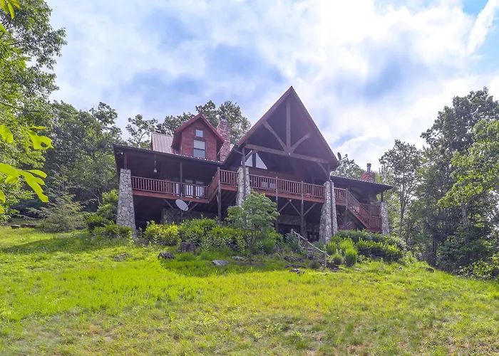 Game Room + Deck: Spacious Spruce Pine Retreat!
