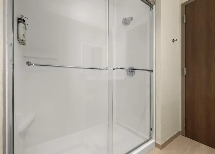 Holiday Inn Express & Suites Overland Park South By Ihg