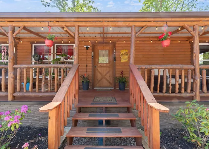 Cozy Lake Cumberland Cabin With Fire Pit