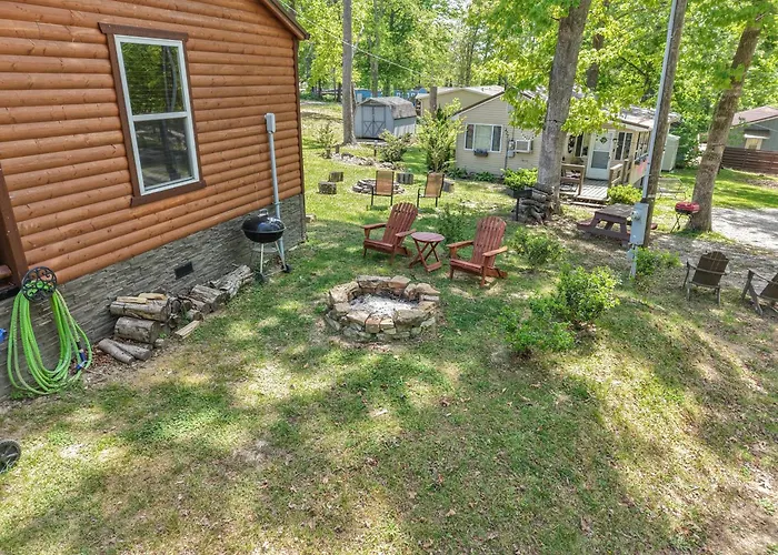 Cozy Lake Cumberland Cabin With Fire Pit