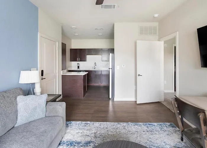 Landing Apartments - The Edge