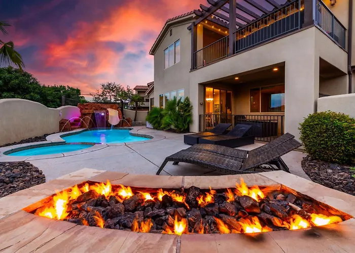 Paradise Village 18 Resort, Private Pool, Hot, Theater Room