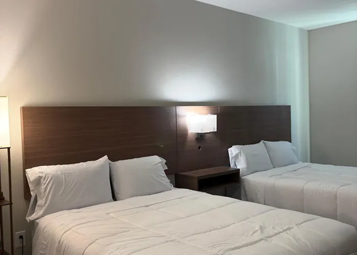 Efficiency De Luxe Hotel