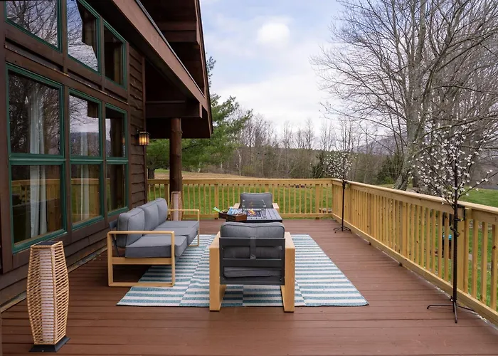 Velvet Timber Haus | Hottub, Sauna, Firepit, Games