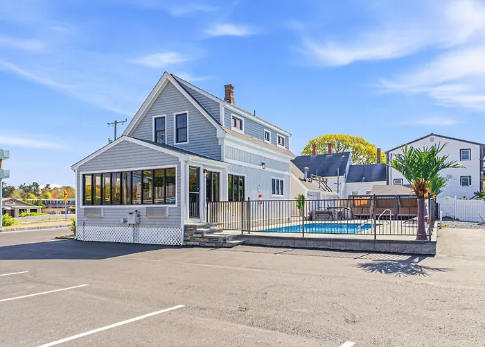 Dennisport Surf Club Boutique Hotel