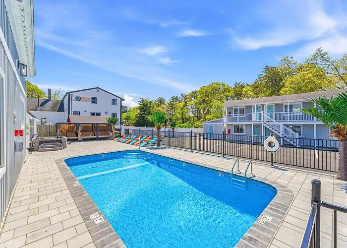Dennisport Surf Club Boutique Hotel
