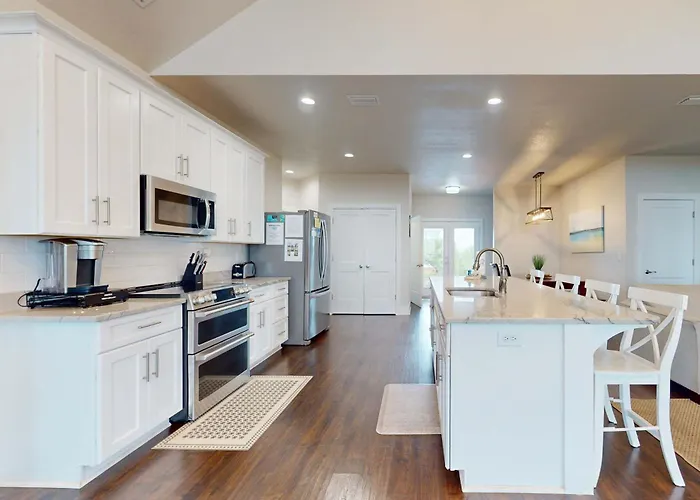Newly-Built Coastal Oasis With Ocean Views Deck Central Ac & Wifi - Dogs Ok