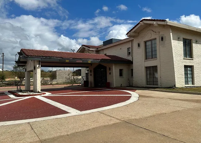 Super 8 By Wyndham Nacogdoches Near University