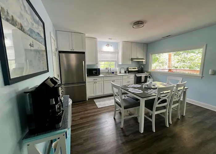Dockside Dreamz- Lakefront Duplex With Dock And Beach - Sleeps 12