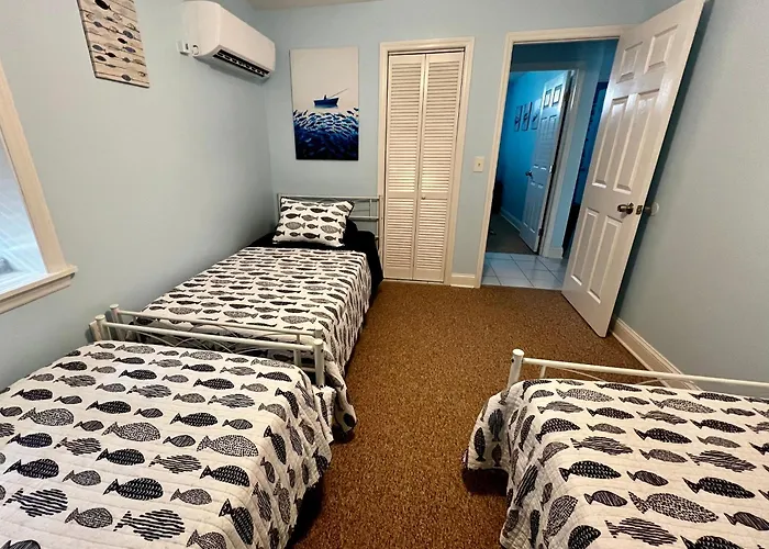 Dockside Dreamz- Lakefront Duplex With Dock And Beach - Sleeps 12
