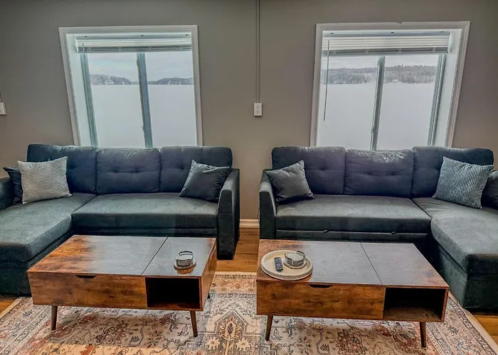 Lakeside Lodge- Newly Renovated Cabin On Black Lake