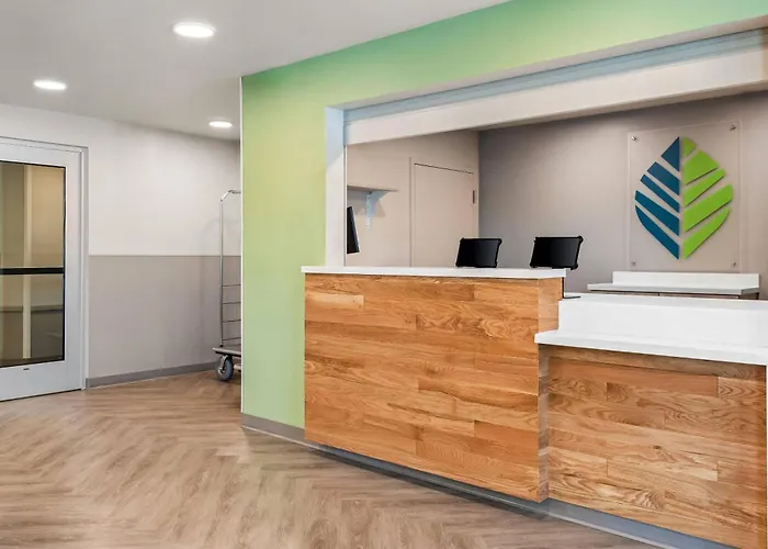 Woodspring Suites Lancaster North