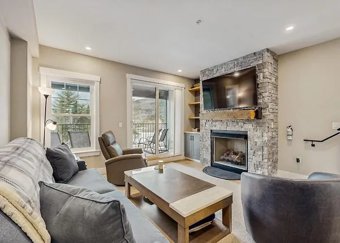 Adirondack Townhome - Overlooking Village Green