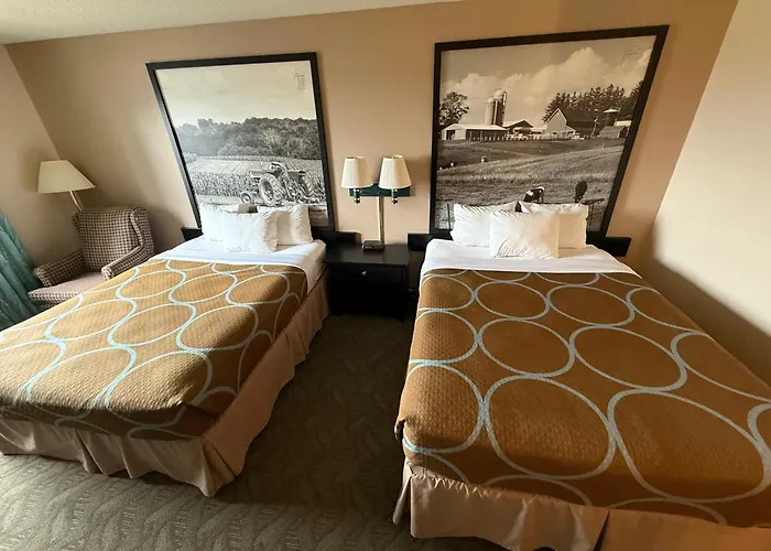Dodgeville Inn & Suites