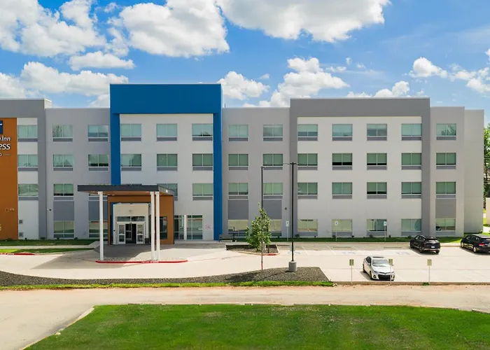 Holiday Inn Express & Suites Tyler South University Area By Ihg