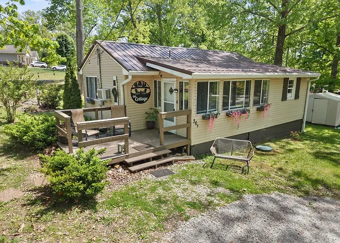 Wooded Cottage With Fire Pit And Boat Parking