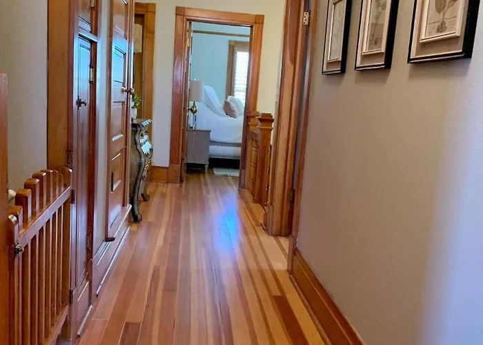 Charming Victorian Near Downtown & Royal Gorge