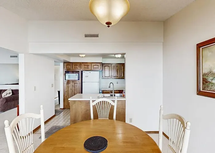 Sweeping Oceanfront Views Await Tranquil Condo With Balcony Beach Access W&D