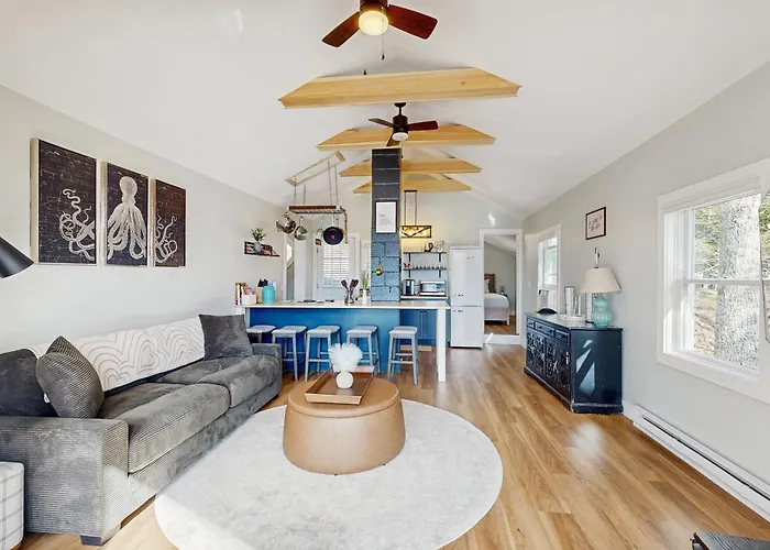 Charming Cottage With A Spacious Deck Overlooking The Megunticook River