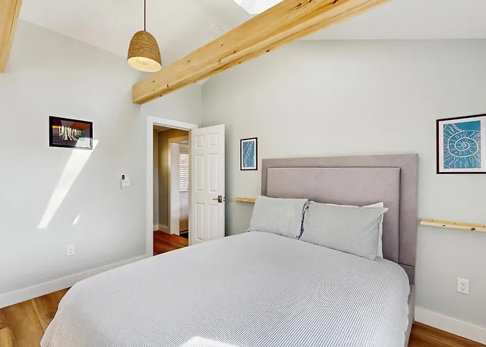 Charming Cottage With A Spacious Deck Overlooking The Megunticook River