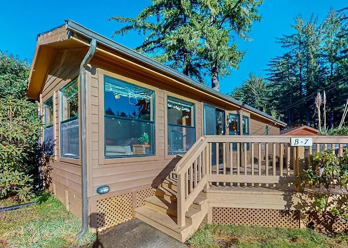 Cozy Abode Steps From The Beach With A Private Hot Tub And Nautical Theme