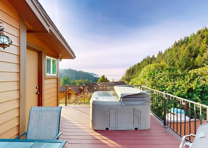 Private Cabin Close To Trails With Hot Tub Grill And Dazzling Ocean Views