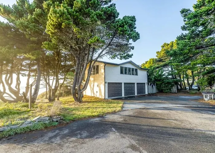 Dog-Friendly Home With Ocean Views High-Speed Wifi And Wood-Burning Fireplace
