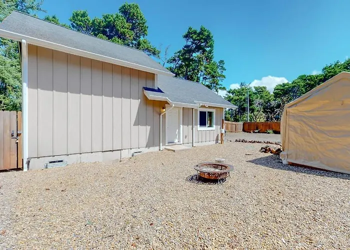 Private Quiet Dog-Friendly Home With Firepit Quarter Mile From Heceta Beach