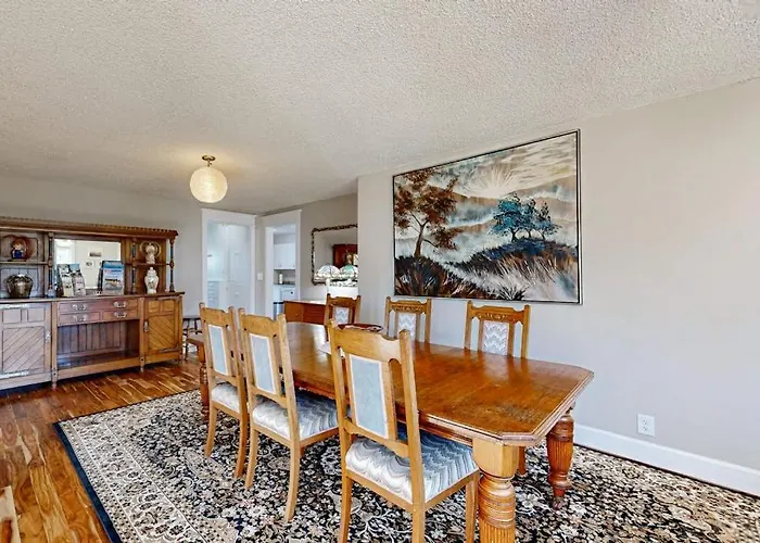 Beautiful Historic Family Home On A Cherry Orchard With Patio Grill And Wifi