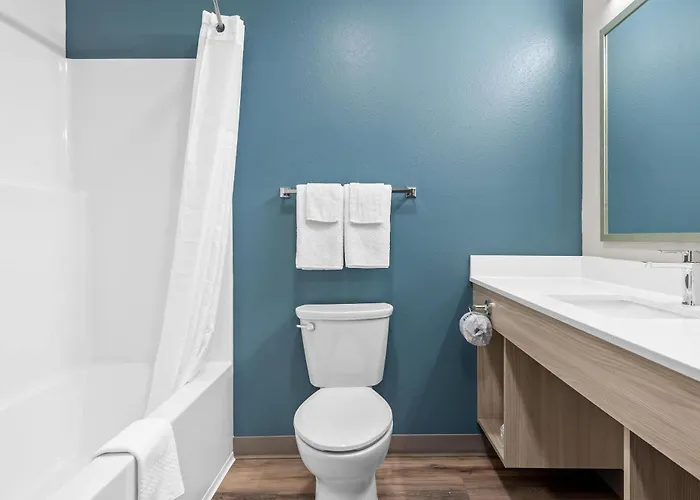 Woodspring Suites Lancaster North