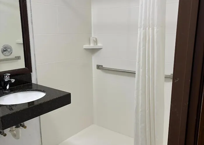 Simply Home Inn & Suites