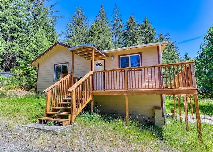 Secluded & Comfortable Dog-Friendly Home With Deck Plus Atv & Boat Parking