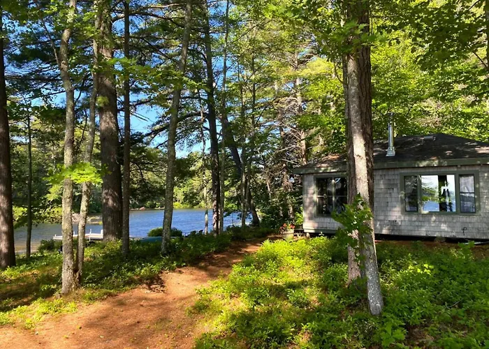Camp Avalon - Historic Waterfront, 3 Cabins