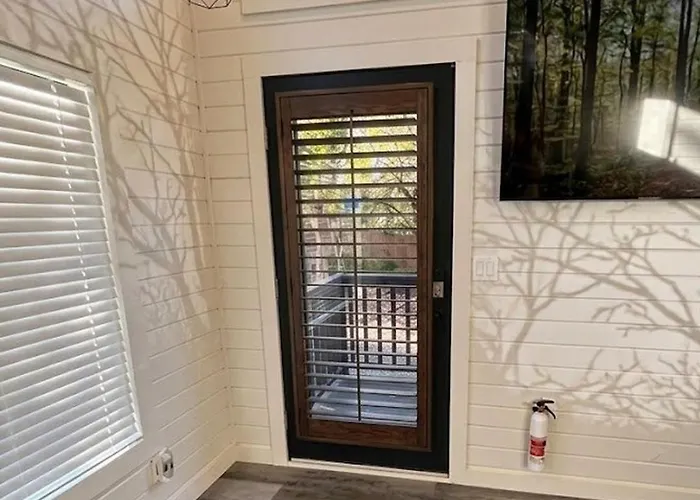 Th 28 Vineyard Vista & Sedona Gateway Luxury Tiny Home