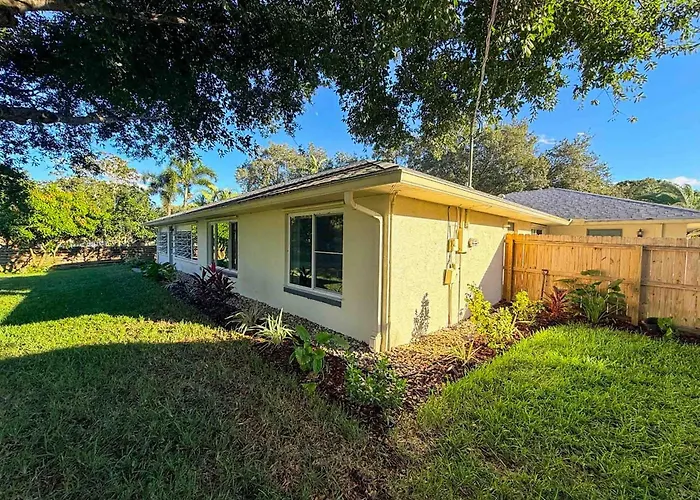 Waterfront Merritt Island Villa-Ksc, Beach, Port!