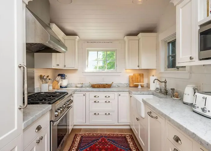 Rose Cottage - 2 Bedroom, 2.5 Bathroom In Cape Por