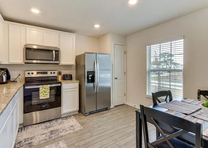 Sleek + Convenient Palm Bay Stay: Bring Your Pet!