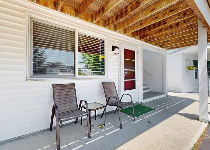 Quintessential Room By The Sea - Holiday House #M8