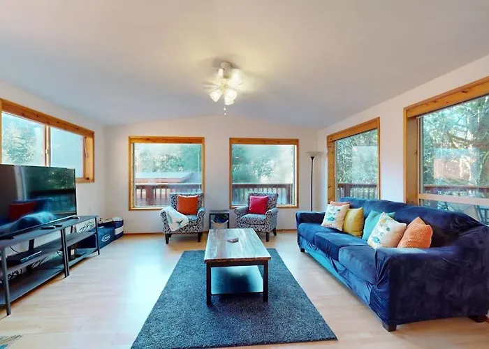 Mountain View Home In An Oceanfront Community Above Whaleshead Beach