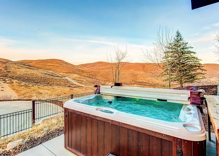 Home With Fireplace Private Hot Tub Shared Pool Game And Fitness Facilities