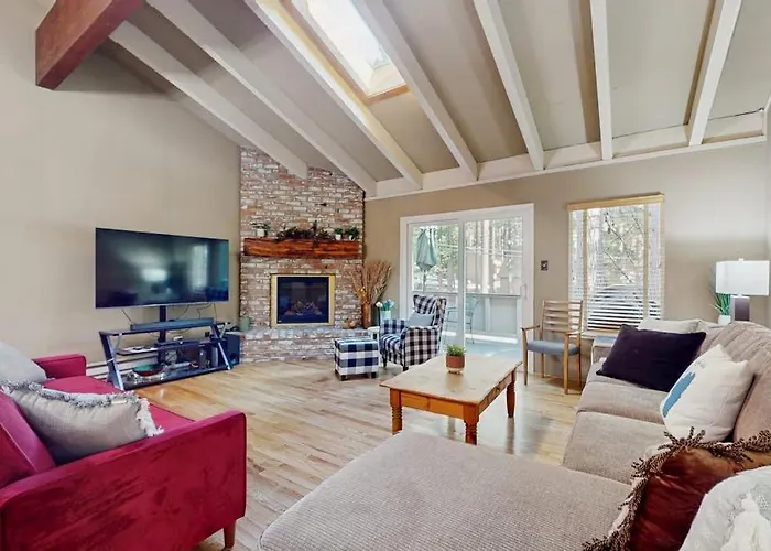 Townhome With Fireplace Pool Sauna Free Shuttle Pickup-Drop-Off To Ski Resort