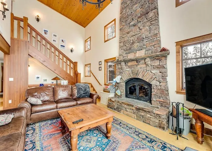 Rustic Cabin By The Lake & Skiing With Private Sauna & Game Room - Dog-Friendly