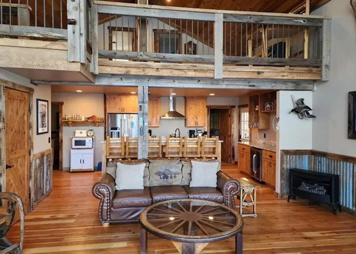 Lakefront Home With Wraparound Deck Modern Appliances Wifi & Dog-Friendly
