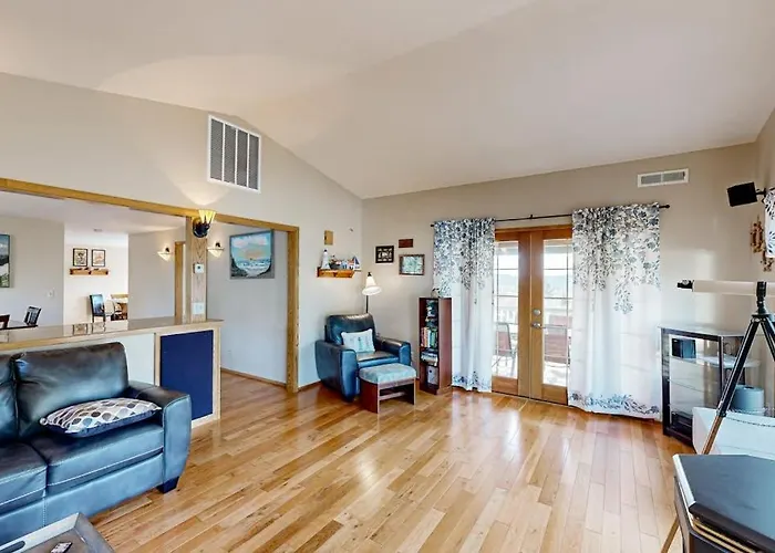 Cozy Family-Friendly Home With Game Room Valley Views Private Hot Tub Grill
